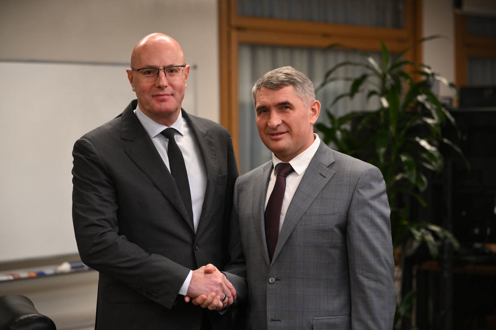 63a27772383743019f9ce088b4049c7d